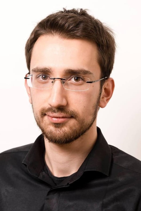 anil-bueyuekikiz2